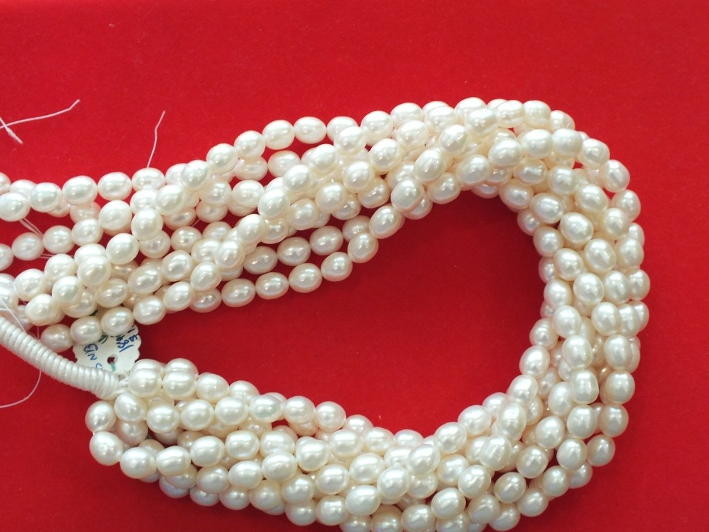 Fresh water pearl strands, rice shape, 8-8.5 mm