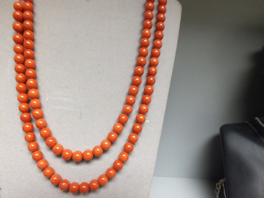 Mediterranean round real  coral strands, 6.5 mm