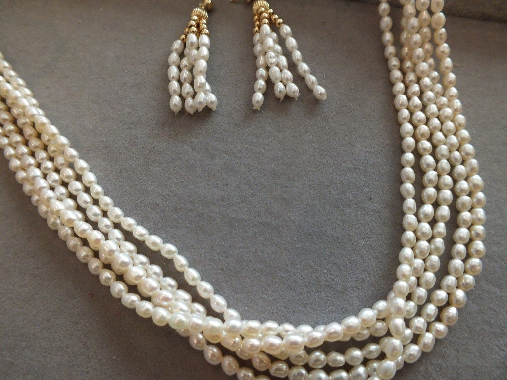 Fresh water pearl strands
